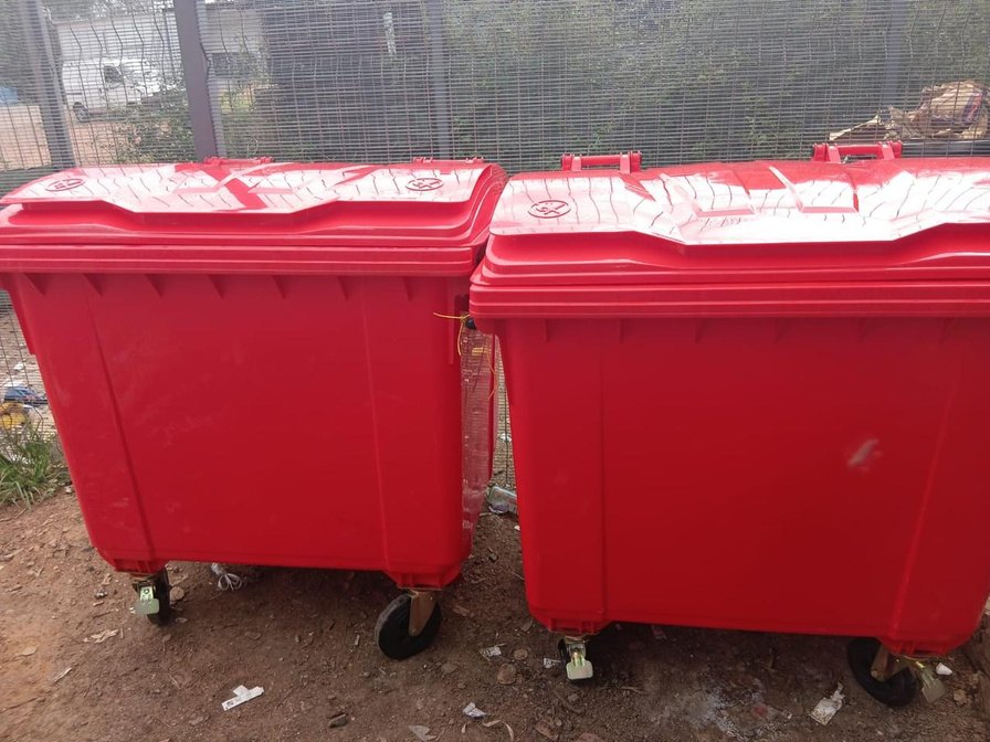 Food waste containers